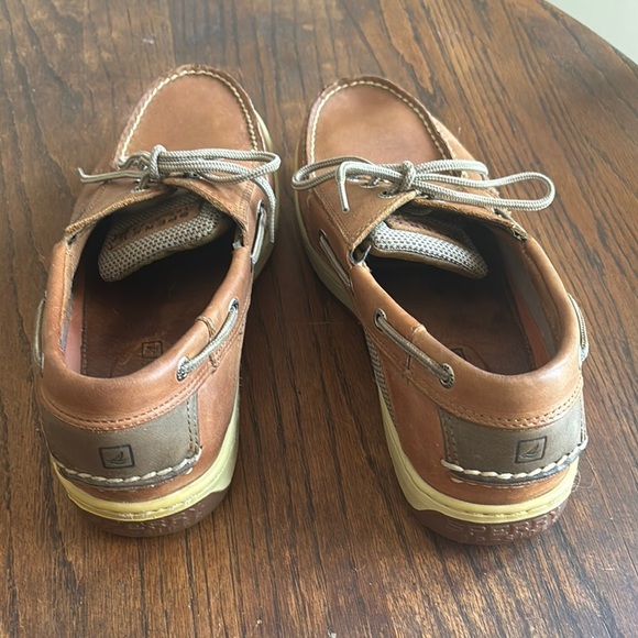 Sperry Tan Boat Shoes with White Laces and Non-Marking Soles - Picture 5 of 8
